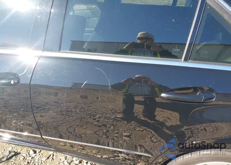 2010 Mercedes-Benz E 350 z USA, uszkodzony, nr VIN WDDHF5GB7AA131272